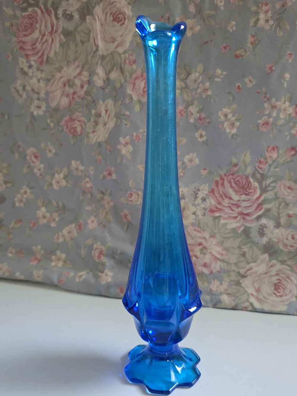 Vintage Fenton Blue Swung Glass Bud Vase 11